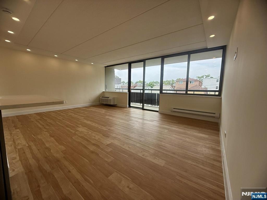 555 Gorge Road, Unit 6F Cliffside Park, NJ 07010 - Photo 5 of 9