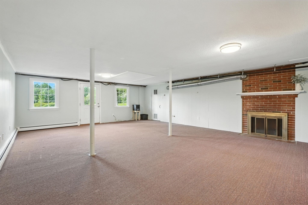 124 Pomeroy Lane Amherst, MA 01002 - Photo 21 of 32 Gallery Image 21