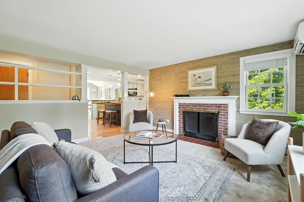 124 Pomeroy Lane Amherst, MA 01002 - Photo 4 of 32 Gallery Image 4