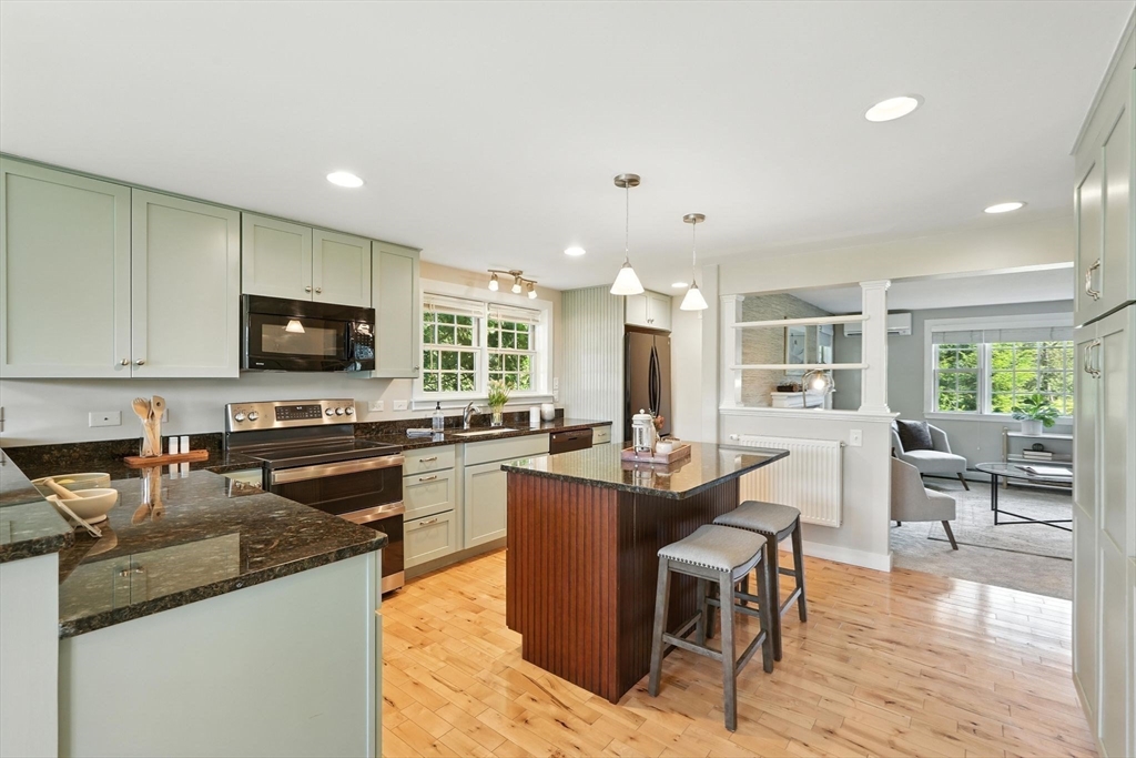 124 Pomeroy Lane Amherst, MA 01002 - Photo 10 of 32 Gallery Image 10