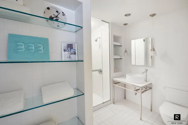 $2,595,000 | 15 Broad Street, Unit 2112 | Financial District