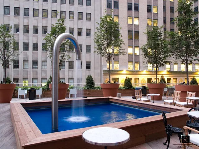 $2,595,000 | 15 Broad Street, Unit 2112 | Financial District