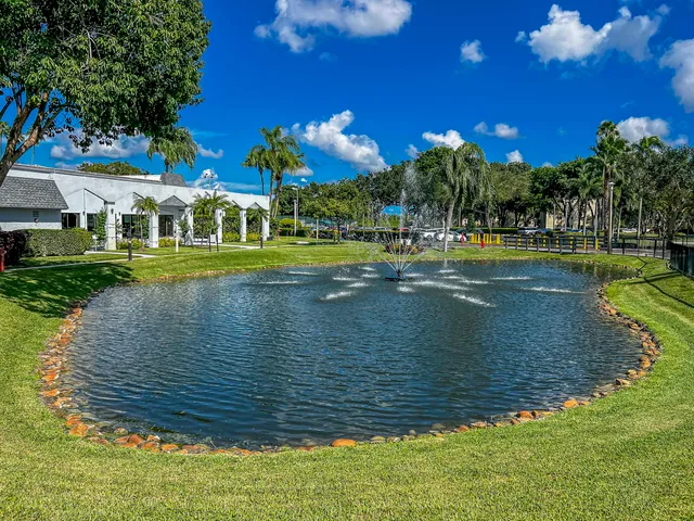 $239,000 | 6865 Huntington Lane, Unit 105, Delray Beach, FL 33446