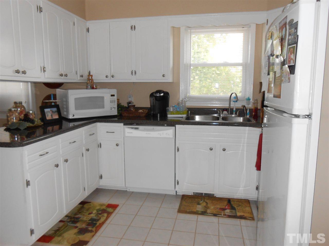 1703 Rendall Street Burlington, NC 27215 - Photo 6 of 24 Gallery Image 6