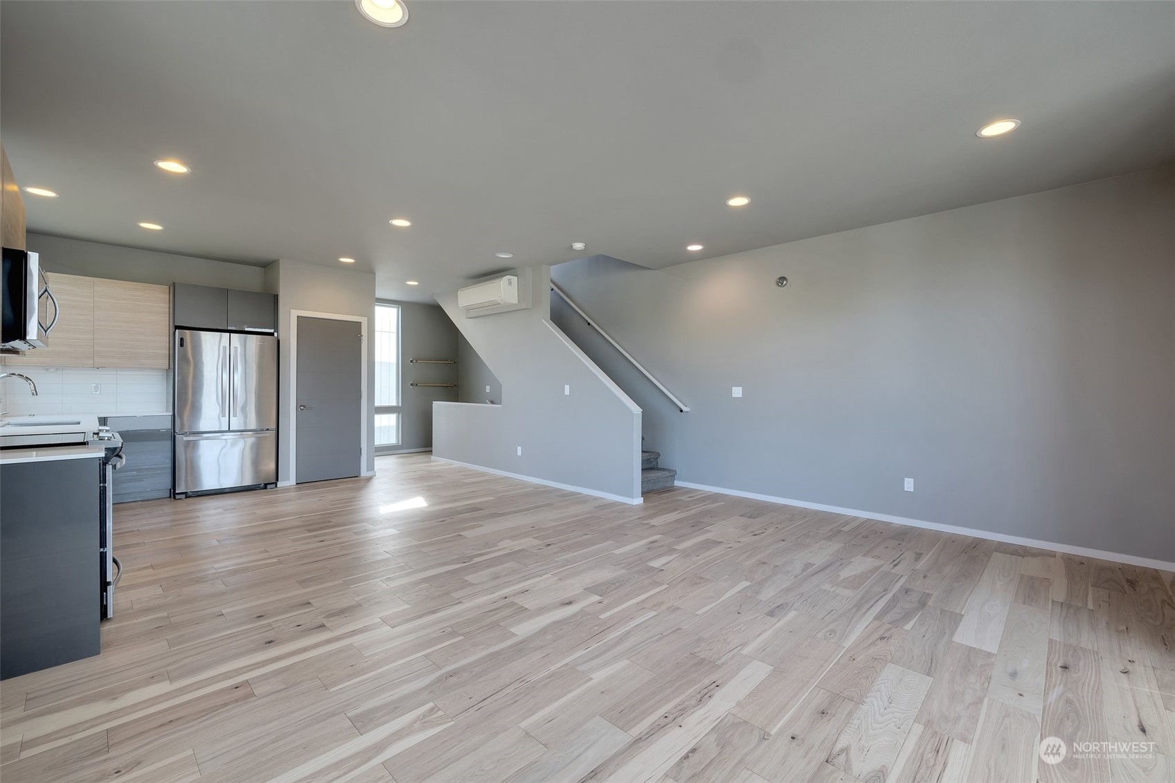 5009 Renton Avenue South, Unit E Seattle, WA 98118 - Photo 10 of 27 Gallery Image 10
