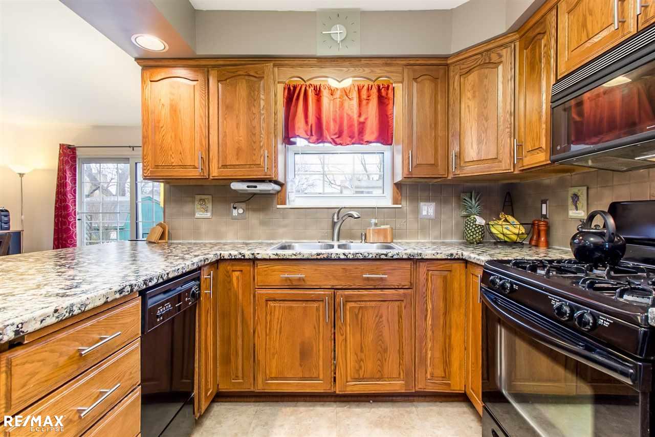 32330 Woody Road Fraser, MI 48026 - Photo 8 of 22 31344223-7.JPG
