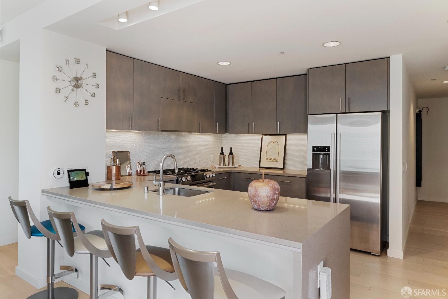 52 Innes Court, Unit 402 San Francisco, CA 94124 - Photo 18 of 49