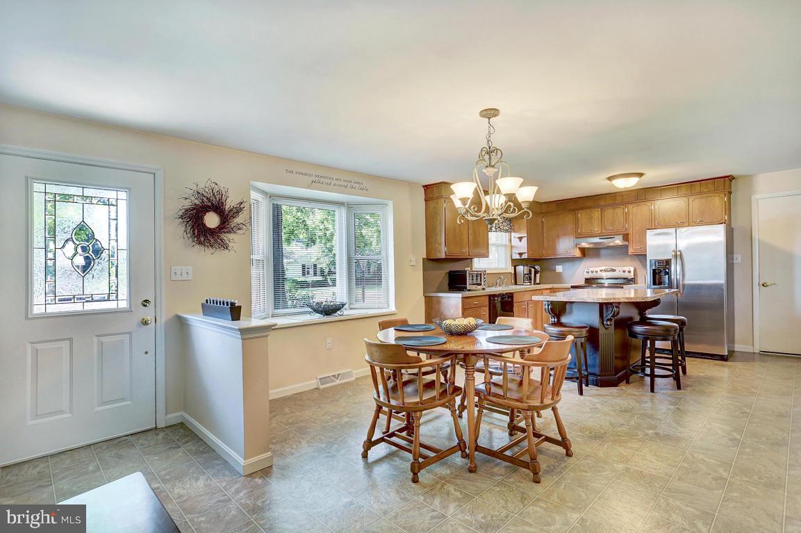 323 Owl Hill Road Lititz, PA 17543 - Photo 2 of 33
