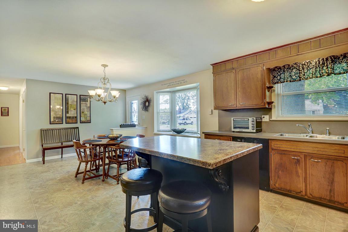 323 Owl Hill Road Lititz, PA 17543 - Photo 5 of 33