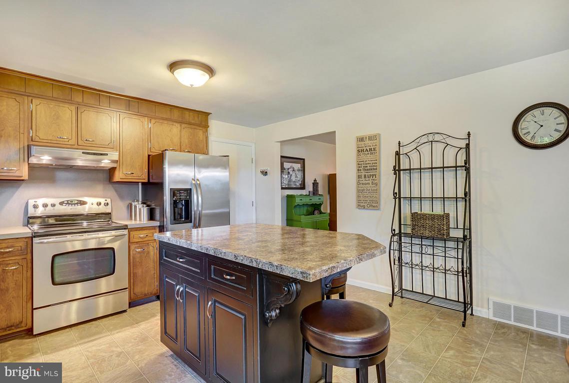 323 Owl Hill Road Lititz, PA 17543 - Photo 6 of 33