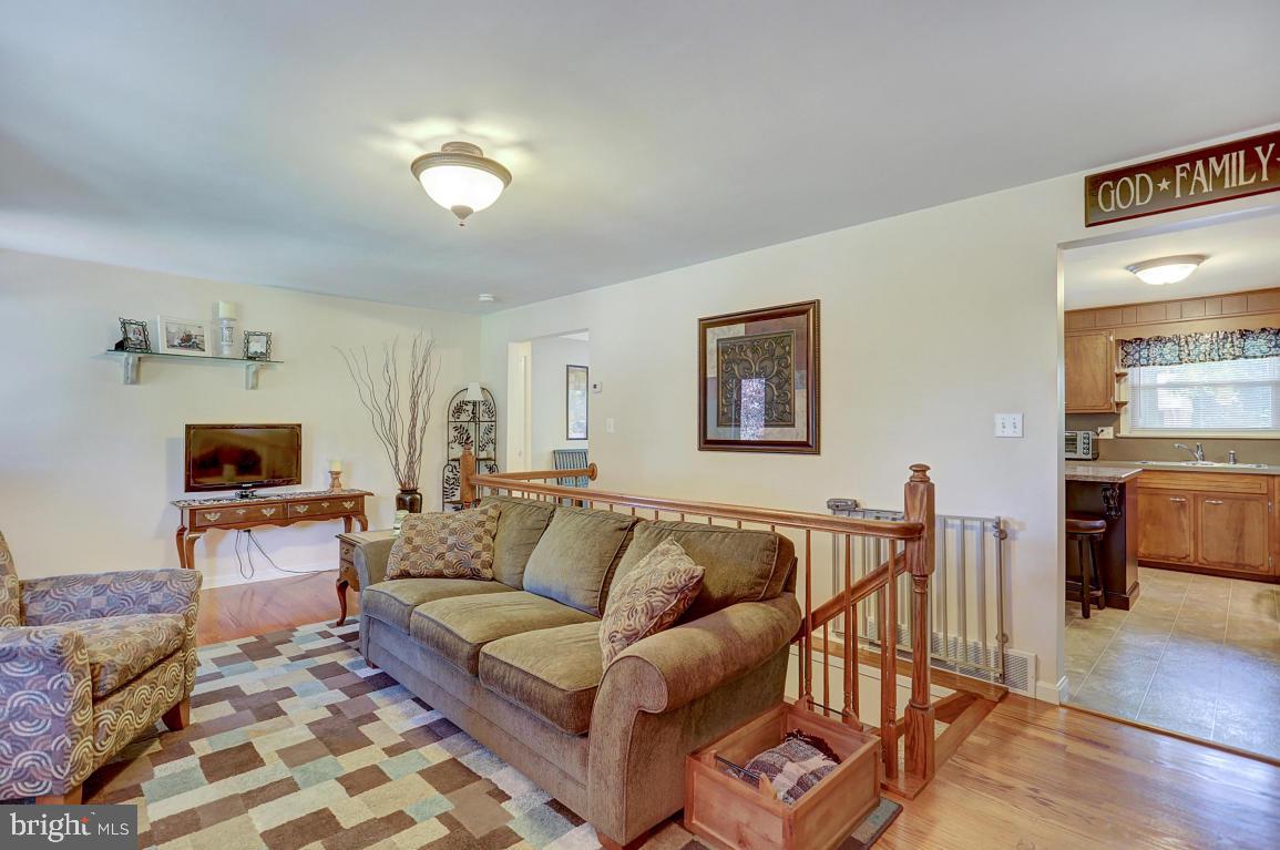 323 Owl Hill Road Lititz, PA 17543 - Photo 8 of 33