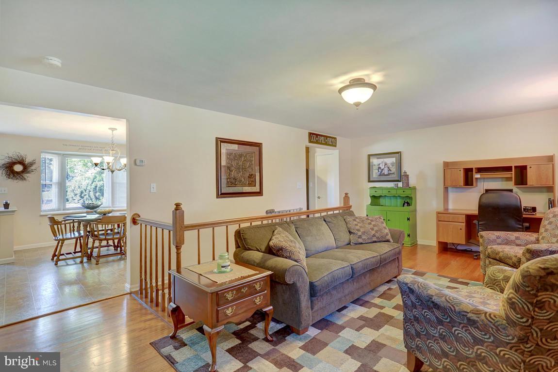323 Owl Hill Road Lititz, PA 17543 - Photo 9 of 33