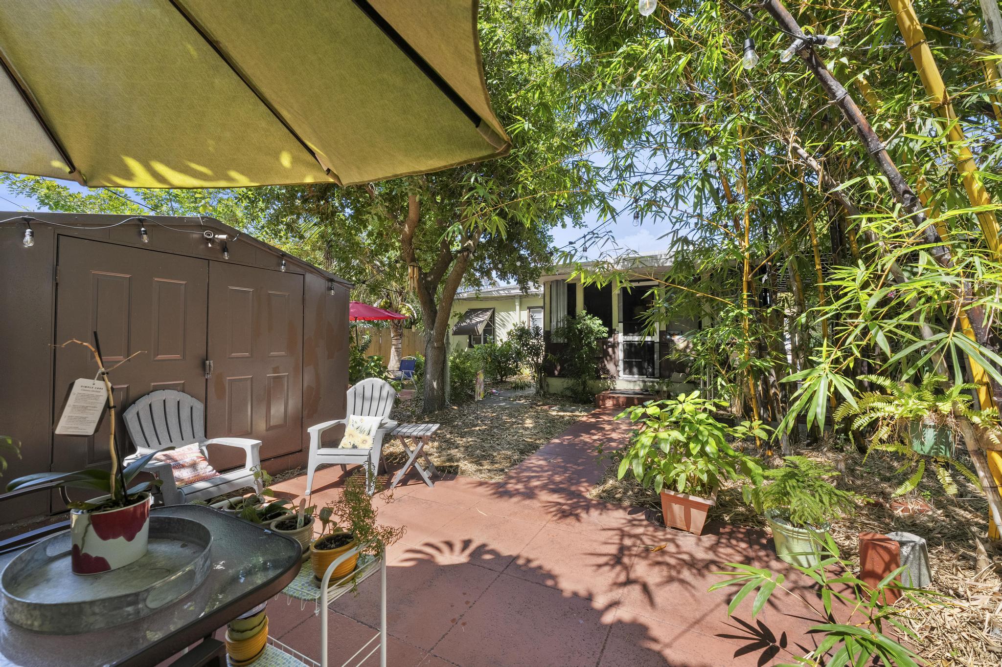 3032 Stanford Road West Palm Beach, FL 33405 - Photo 29 of 33 Backyard