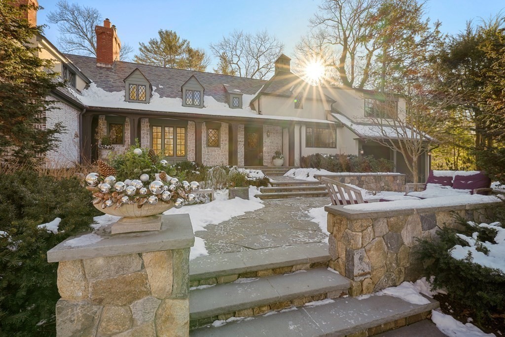 89 Ledgeways Wellesley, MA 02481 - Photo 4 of 42 a front view of a house with fountain