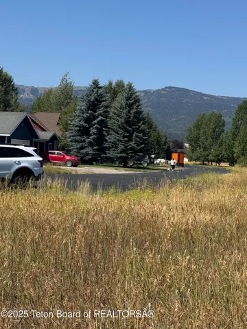 $225,000 | 630 Snake River Drive, Alpine, WY 83128