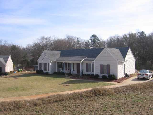 124 Maxton Way Pelzer, SC 29669 - Photo 3 of 7