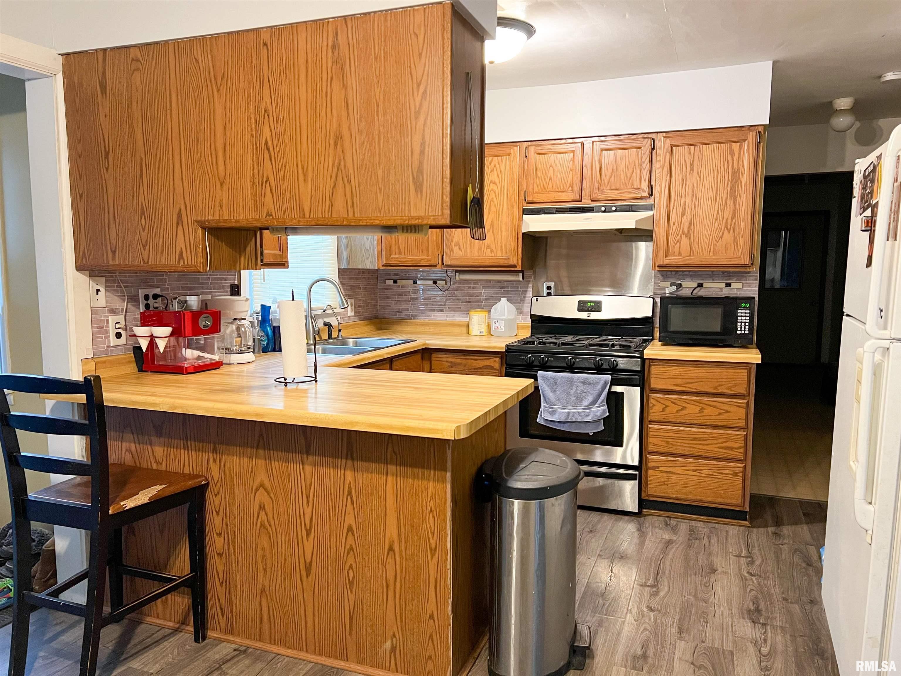 10464 2 Mile Road Thomson, IL 61285 - Photo 6 of 26