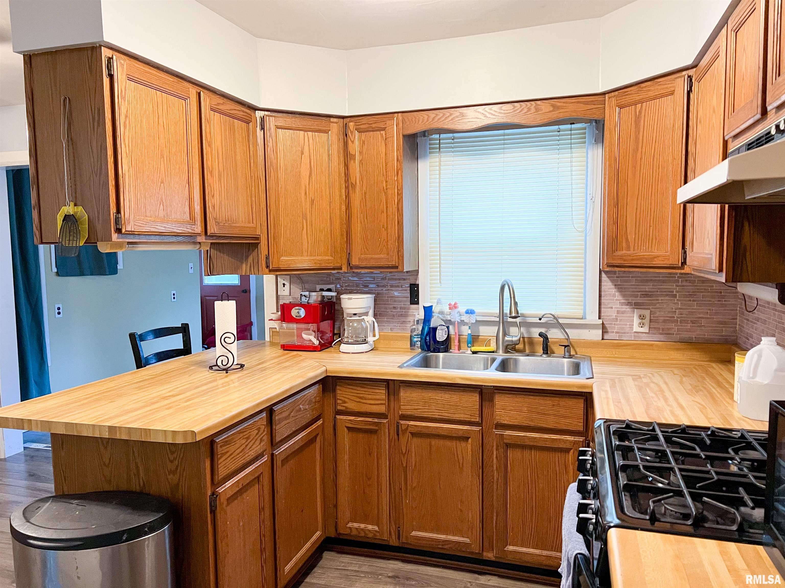 10464 2 Mile Road Thomson, IL 61285 - Photo 8 of 26
