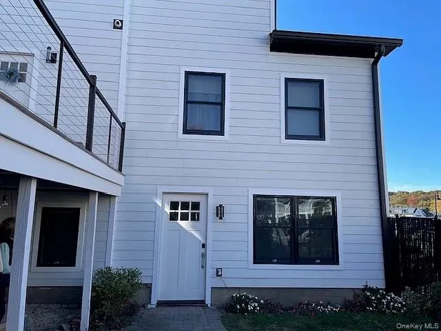 $2,500 | 116 East Main Street, Unit 4, Port Jefferson, NY 11777