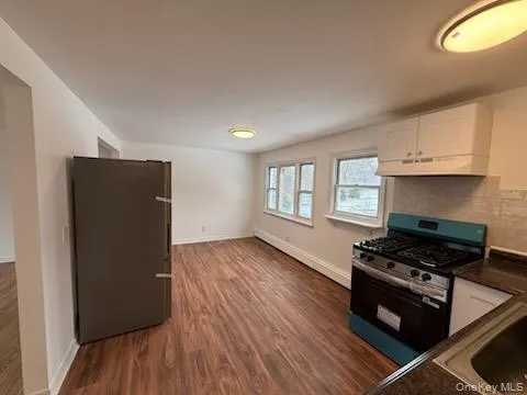 $3,700 | 161 Glen Cove Avenue, Unit 2, Glen Cove, NY 11542
