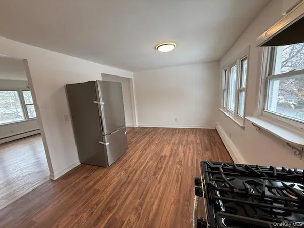 $3,700 | 161 Glen Cove Avenue, Unit 2, Glen Cove, NY 11542