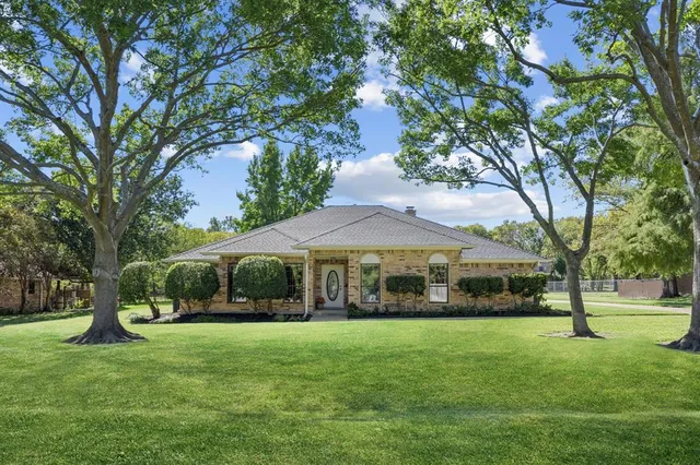 $1,100,000 | 1261 Emerald Circle, Southlake, TX 76092