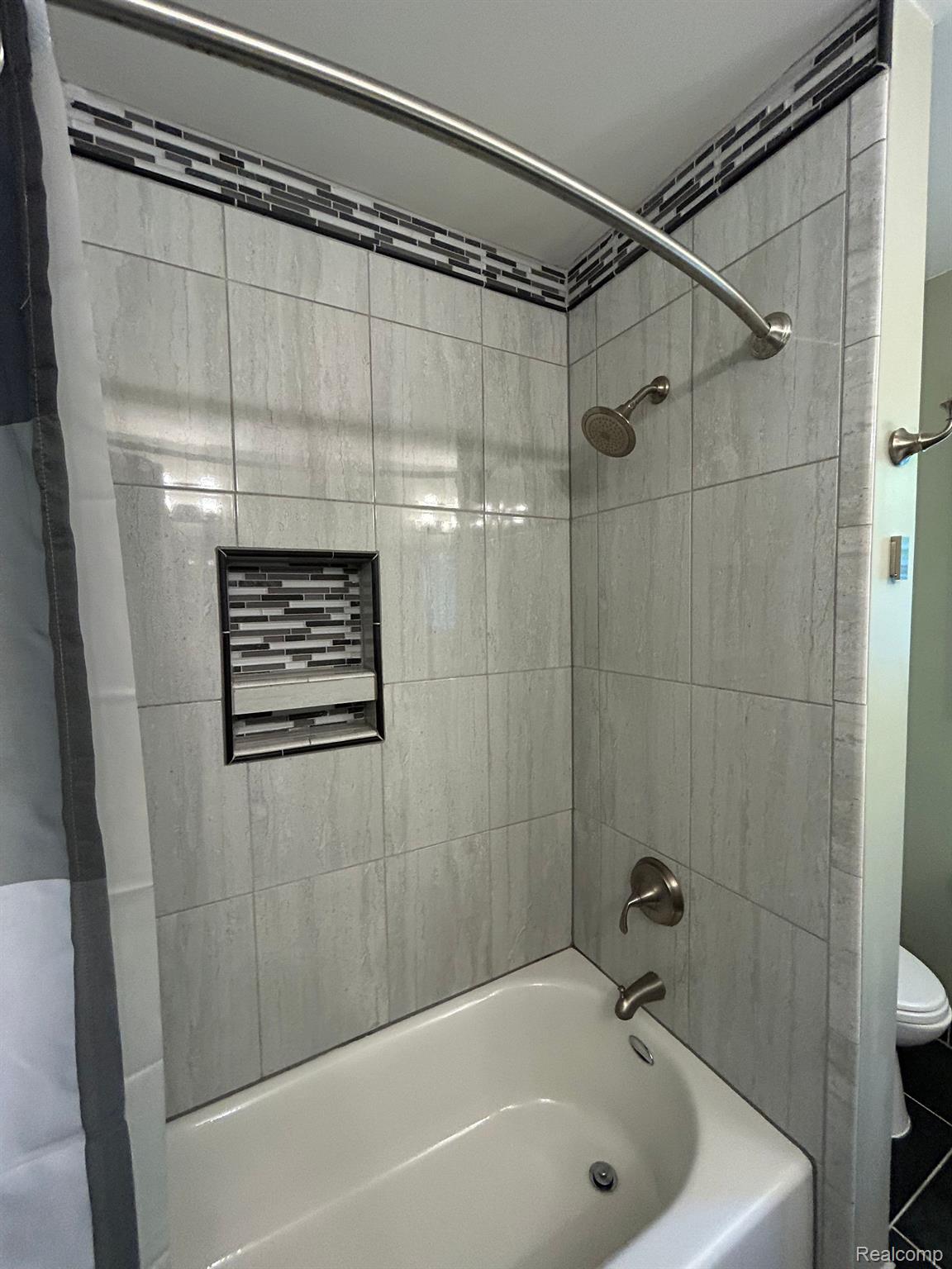 460 Shellbourne Drive Rochester, MI 48309 - Photo 39 of 64 Gallery Image 39