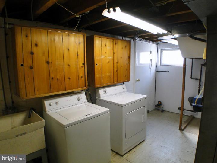 12730 Cabell Road Philadelphia, PA 19154 - Photo 13 of 17 Laundry Room