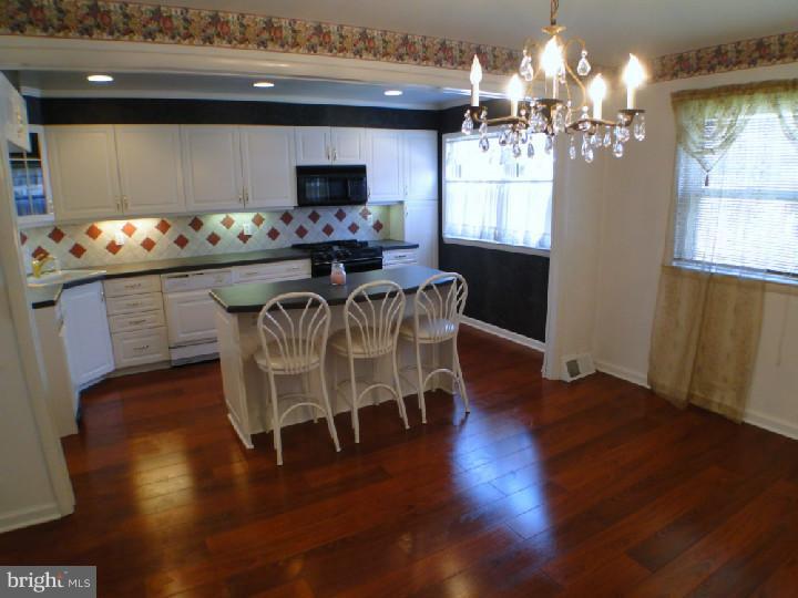 12730 Cabell Road Philadelphia, PA 19154 - Photo 17 of 17 Kitchen