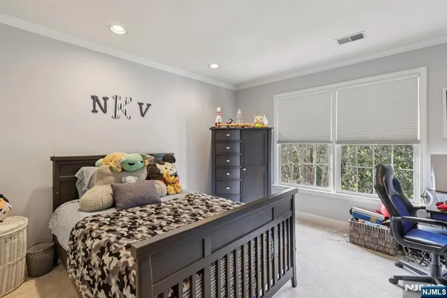 a view of a livingroom with furniture