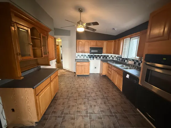 $145,000 | 1747 Tennis Court, Pleasant Lake, MI 49272