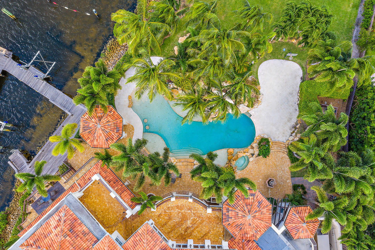 492 Mariner Drive Jupiter, FL 33477 - Photo 6 of 27 Pool