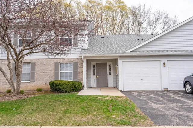 $1,850 | 1225 North Red Oak Circle, Unit 3, Round Lake Beach, IL 60073