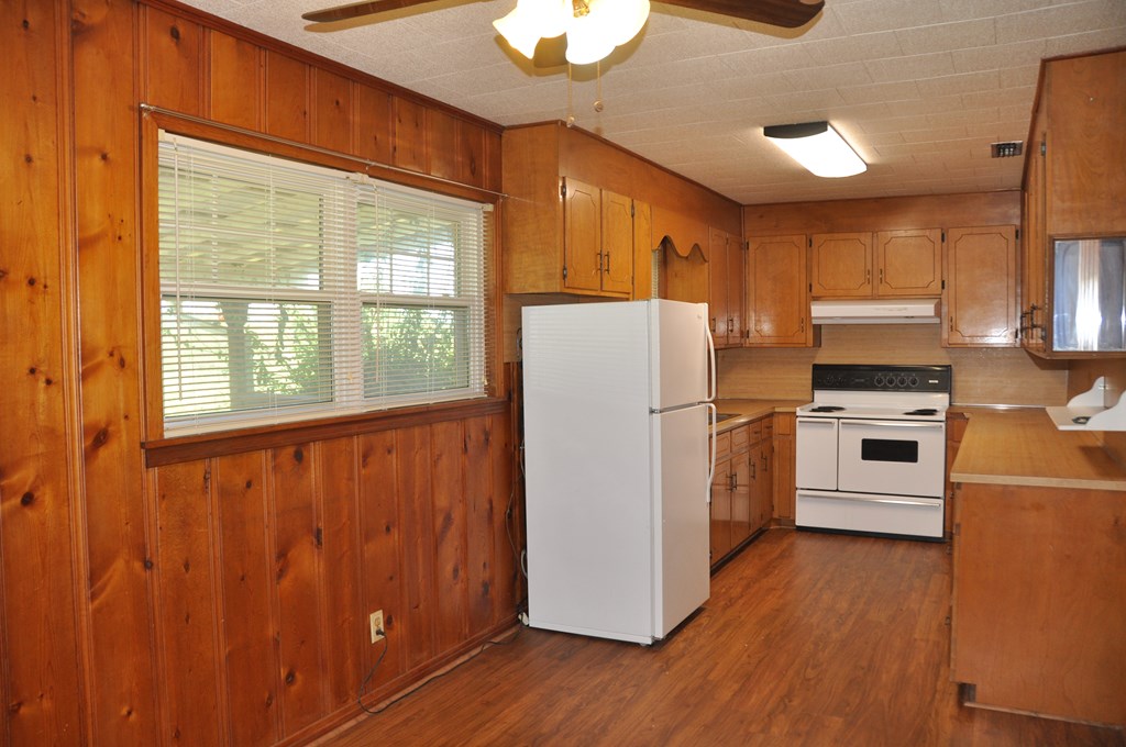910 Holley Mill Road Samson, AL 36477 - Photo 8 of 58 Kitchen