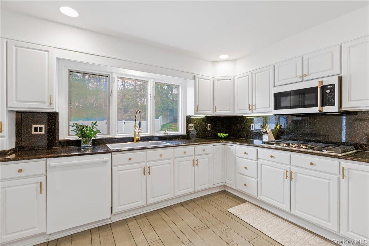 38 Brevoort Lane Rye, NY 10580 - Photo 17 of 42