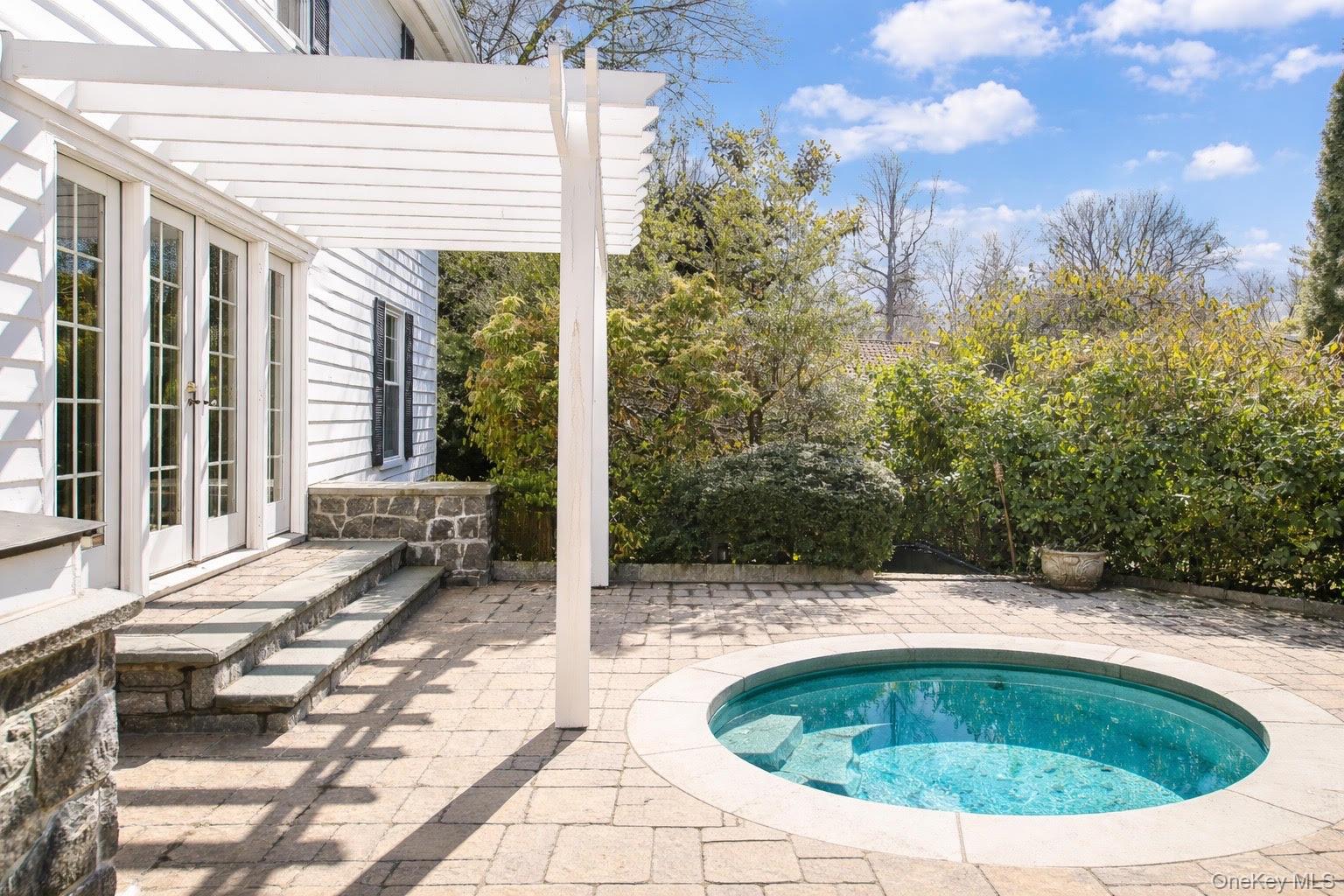 38 Brevoort Lane Rye, NY 10580 - Photo 4 of 42