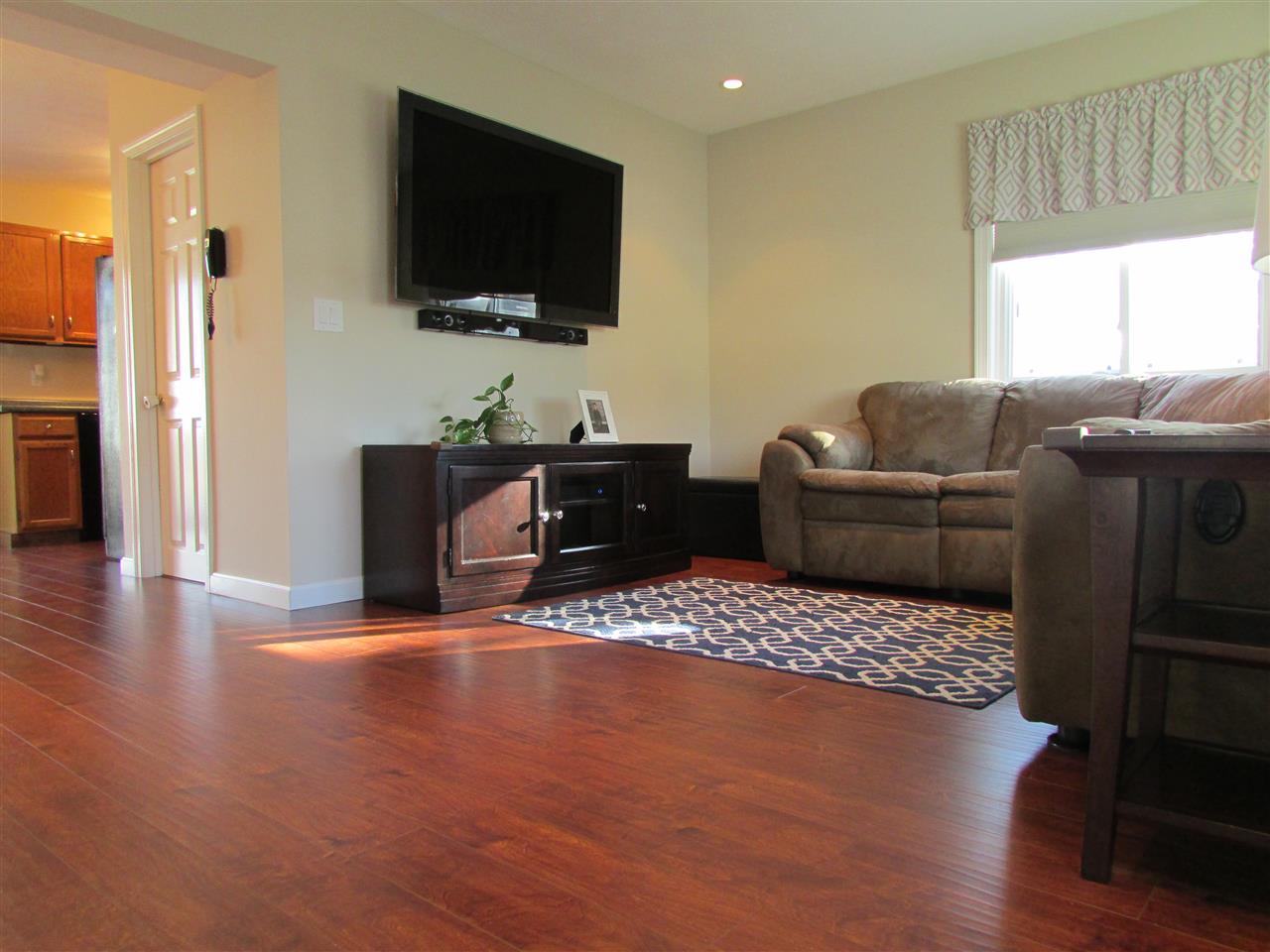 107 Mooresville Road, Unit 1 Manchester, NH 03103 - Photo 3 of 23