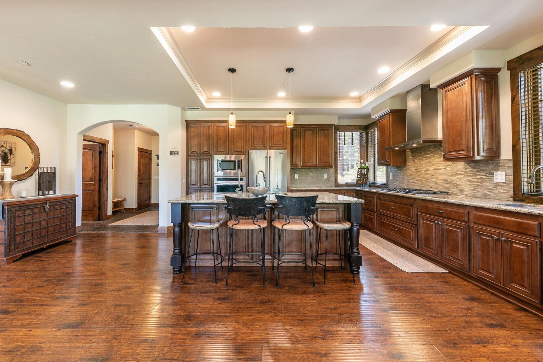 11210 Henness Road Truckee, CA 96161 - Photo 11 of 25 Gallery Image 11