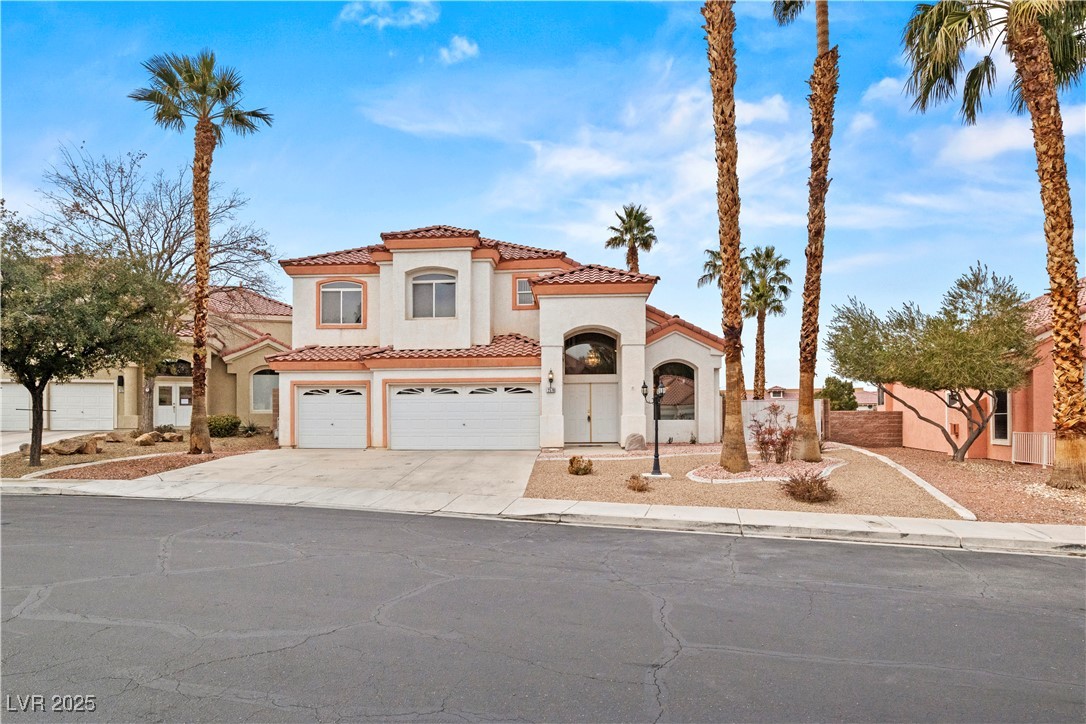 Great home in very desirable Henderson location near shopping, restaurants and great schools.