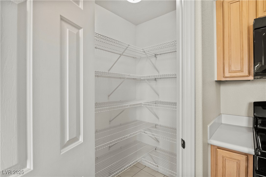 2576 Mizzoni Circle Henderson, NV 89052 - Photo 11 of 44 Walk-in pantry