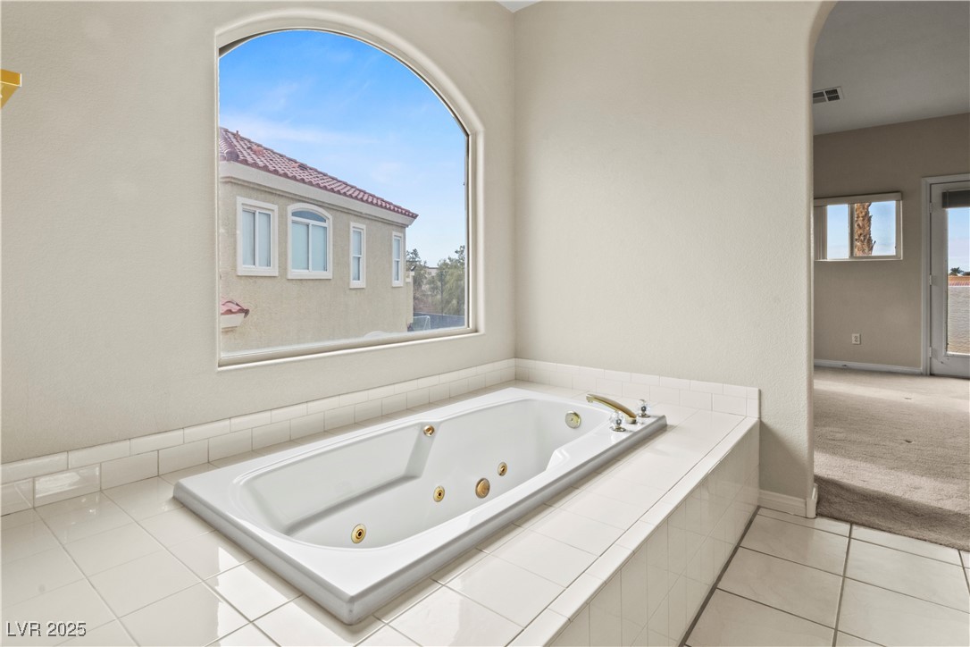 2576 Mizzoni Circle Henderson, NV 89052 - Photo 29 of 44 Primary bathroom