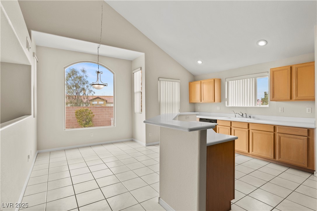2576 Mizzoni Circle Henderson, NV 89052 - Photo 9 of 44 Kitchen