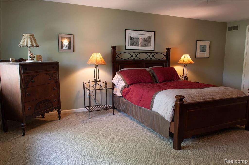 2275 Chalet Drive Rochester Hills, MI 48309 - Photo 34 of 62