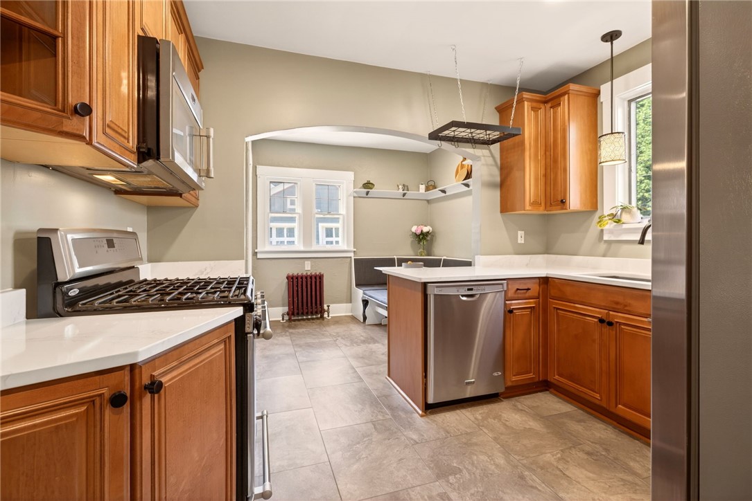 29 Elmcroft Road Rochester, NY 14609 - Photo 15 of 42