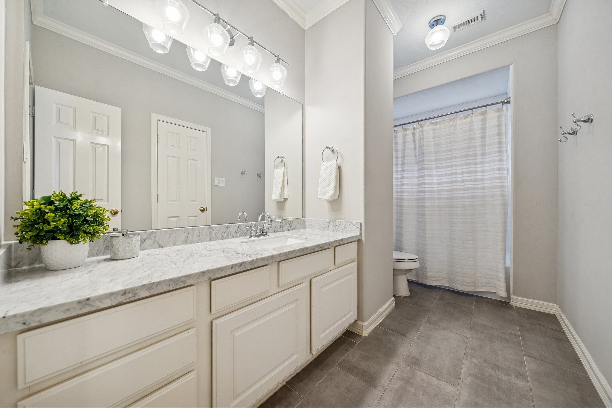 1525 West 25th Street Houston, TX 77008 - Photo 27 of 39