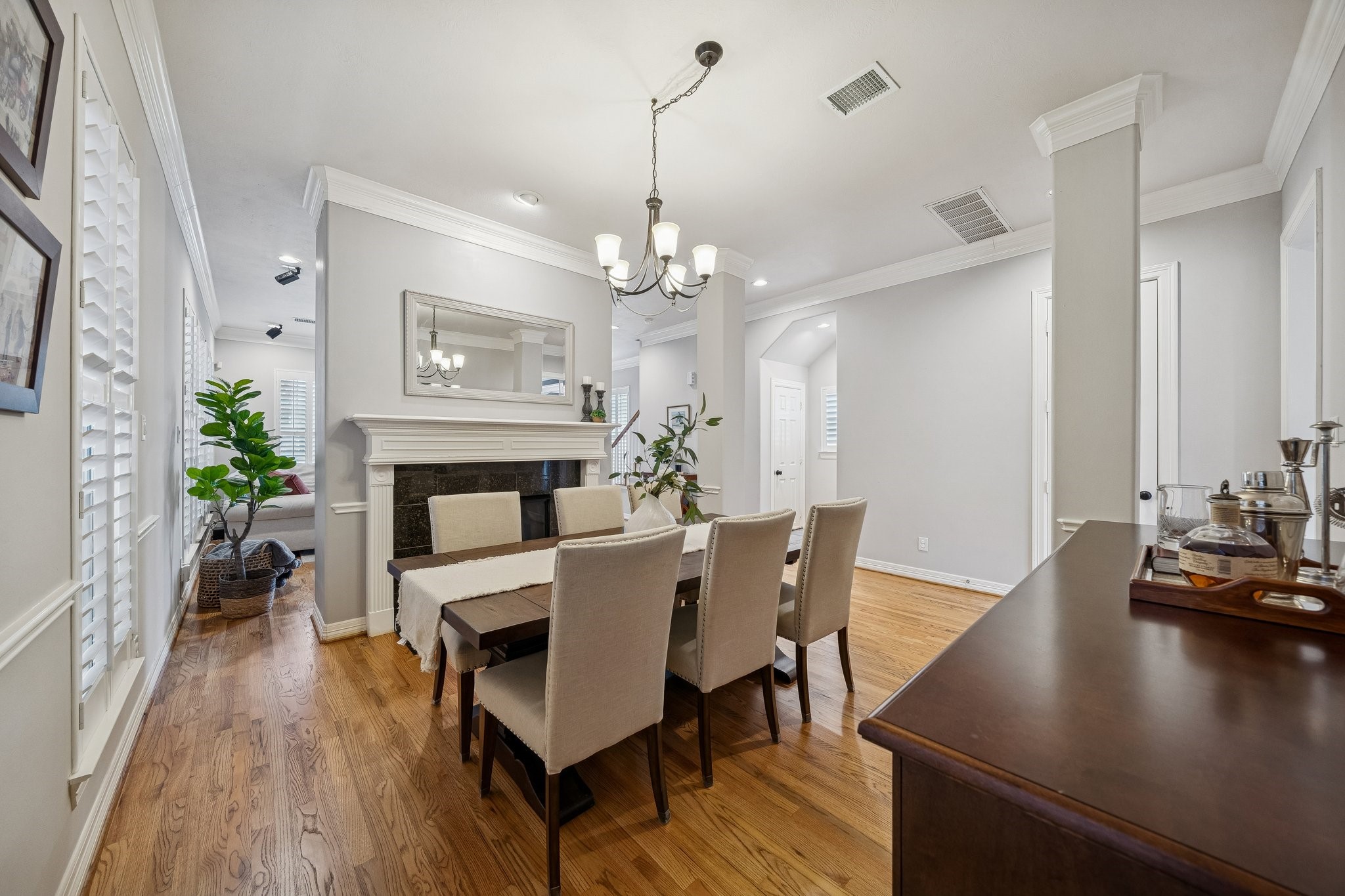 1525 West 25th Street Houston, TX 77008 - Photo 10 of 39