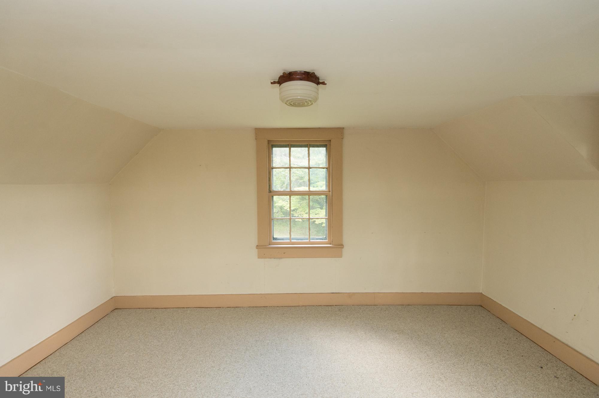 6343 Palmer Mill Road Hurlock, MD 21643 - Photo 17 of 29 sitting area off master bedroom