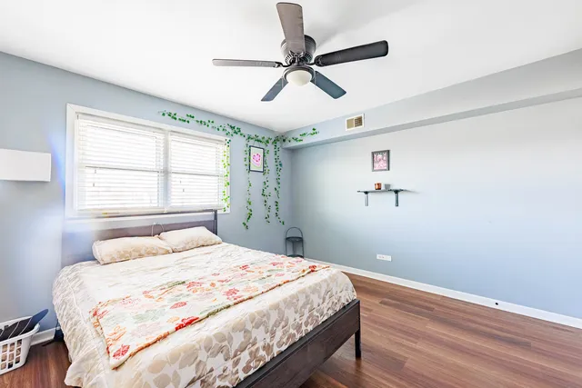 $160,000 | 11036 Kilpatrick Avenue, Unit 3SW, Oak Lawn, IL 60453