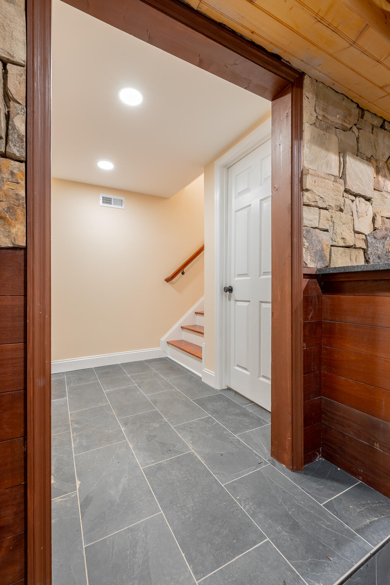 25 Ridgerock Drive Signal Mountain, TN 37377 - Photo 36 of 49 25 Ridge Rock Drive HD II-23