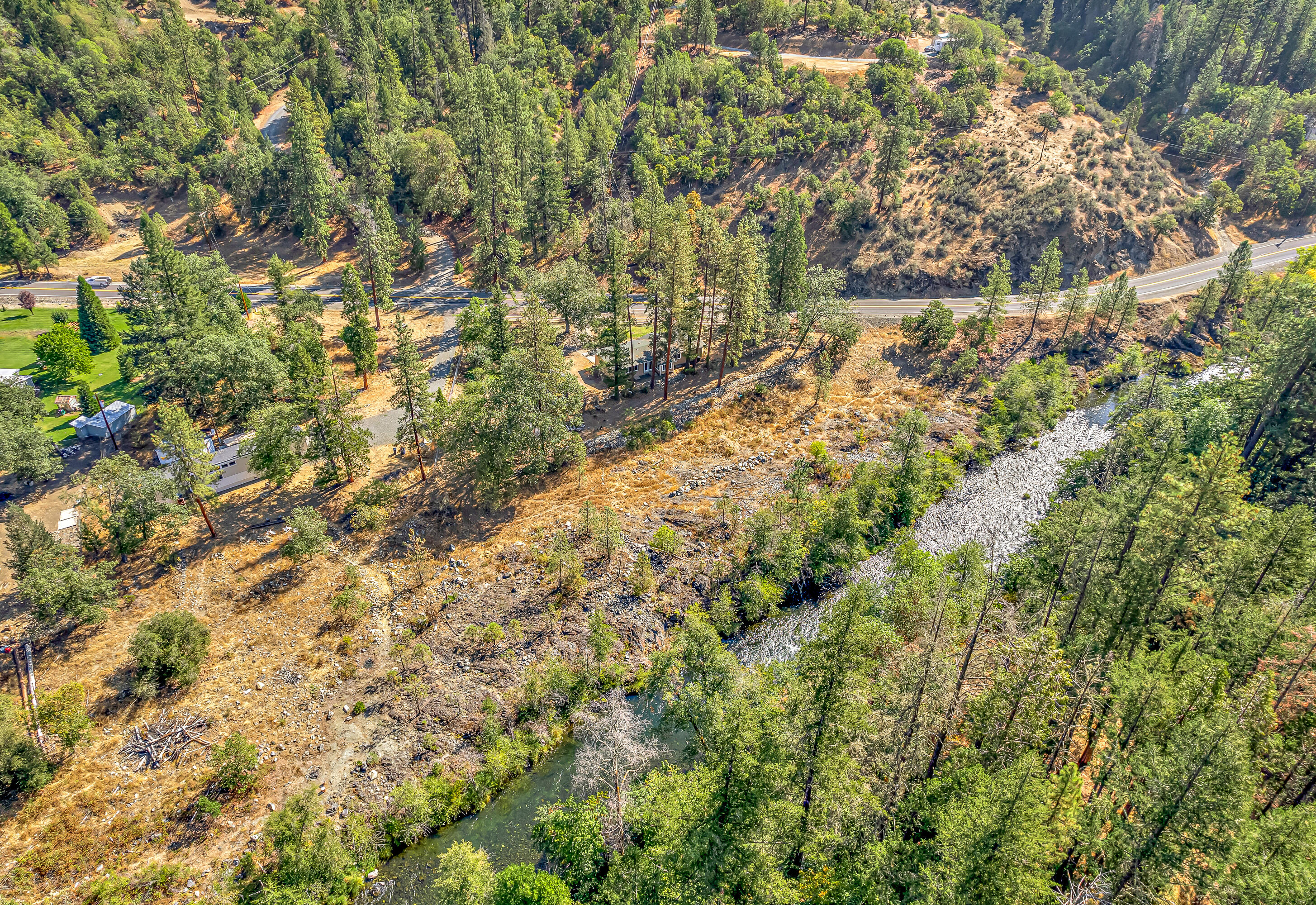 14350 Upper Applegate Road Jacksonville, OR 97530 - Photo 7 of 43 36